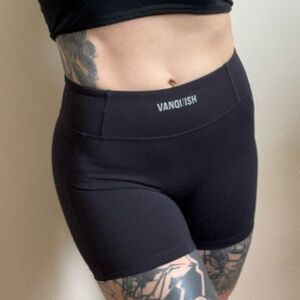 Vanquish fitness 5’ inseam xs biker shorts carbon black